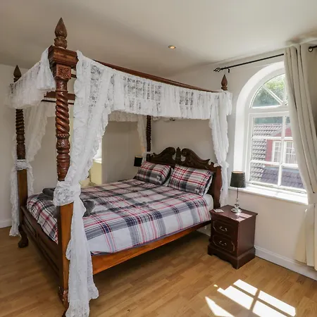 The Power House * Loftus