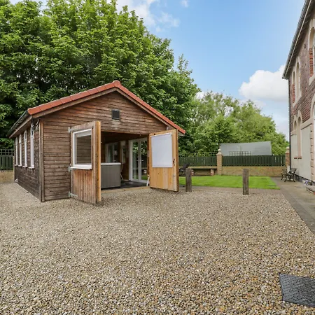 度假居 The Power House